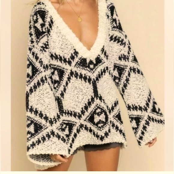 Pol Oversized Aztec Print Sweater, size Medium - Picture 2 of 9